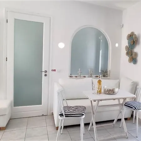 Olive Tree, 2brm With Pool *