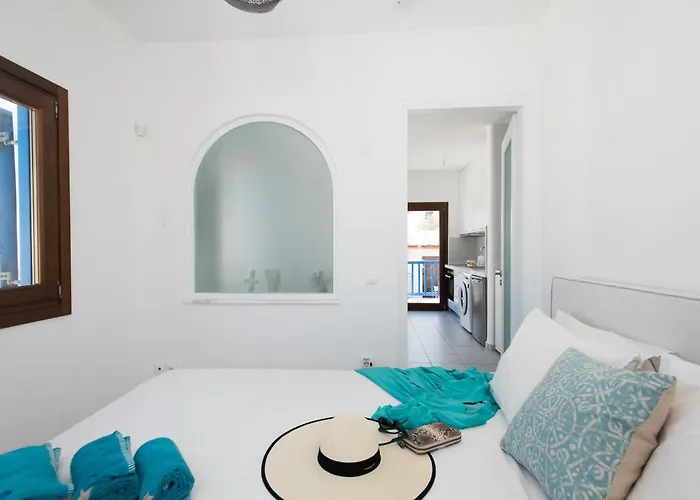 Olive Tree, 2brm With Pool 아파트 *